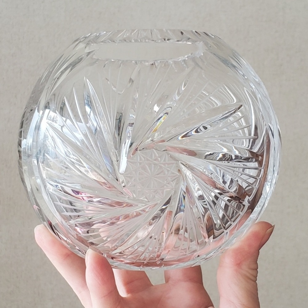 Pinwheel Crystal Rose Bowl